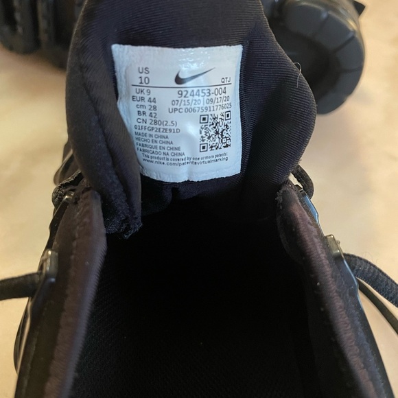 Nike Black VaporMax Plus Athletic Shoes - Picture 7 of 9
